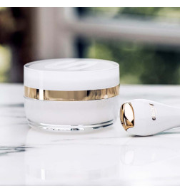 SISLEYA L'INTEGRAL WITH MASSAGE TOOLS Skincare